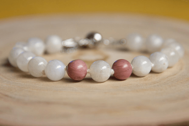 (M-L) Pierre de lune & Rhodonite rose / Bracelet coulissant inox et fil de soie